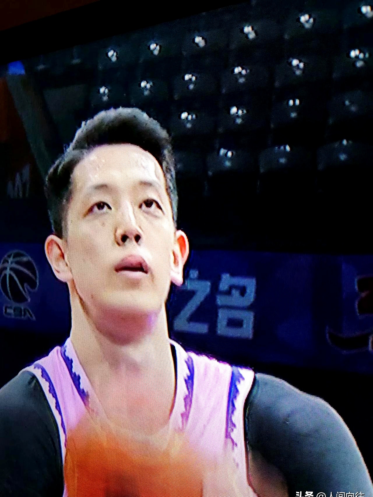 9体育-里昂迎CBA季后赛关键赛,加时末段回应争议,质疑声仍在,球探报告显示潜力