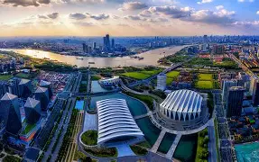 九游体育-上海久事训练开放日；集结日回应争议引欢呼；国王杯在即；更衣室氛围转暖